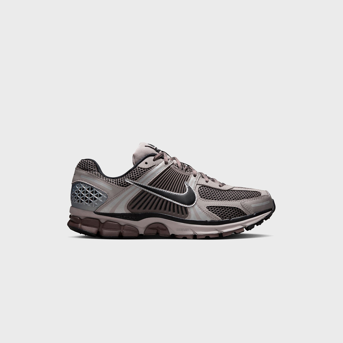 Nike Zoom Vomero 5 - College Grey / Black / Cave Stone