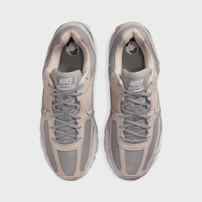 Nike Zoom Vomero 5 - Light Orewood Brown / Light Smoke Grey / White