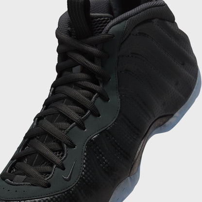 Nike Air Foamposite One - Black / Dark Smoke Grey