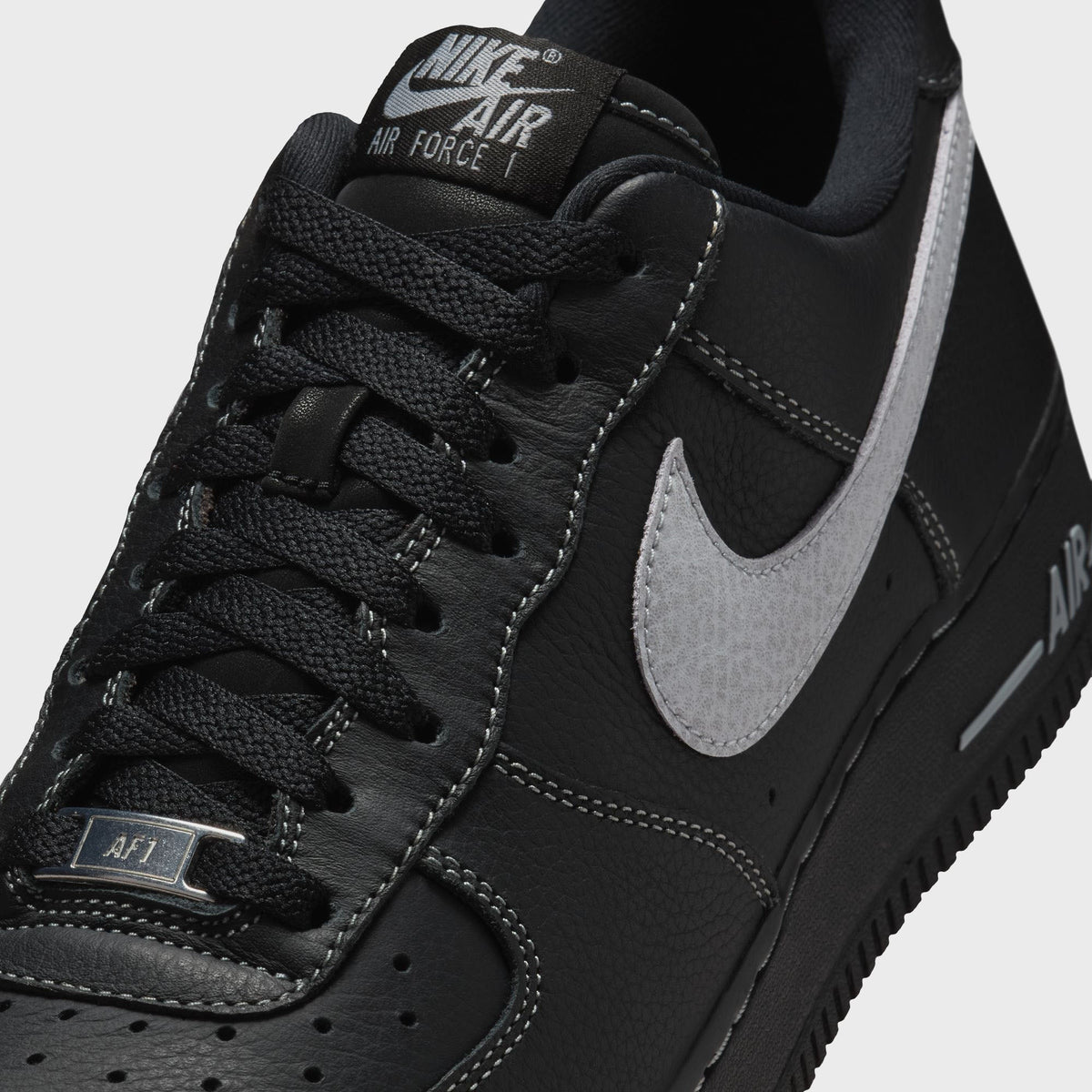 Nike Air Force 1 `07 Lv8 - Black / Wolf Grey