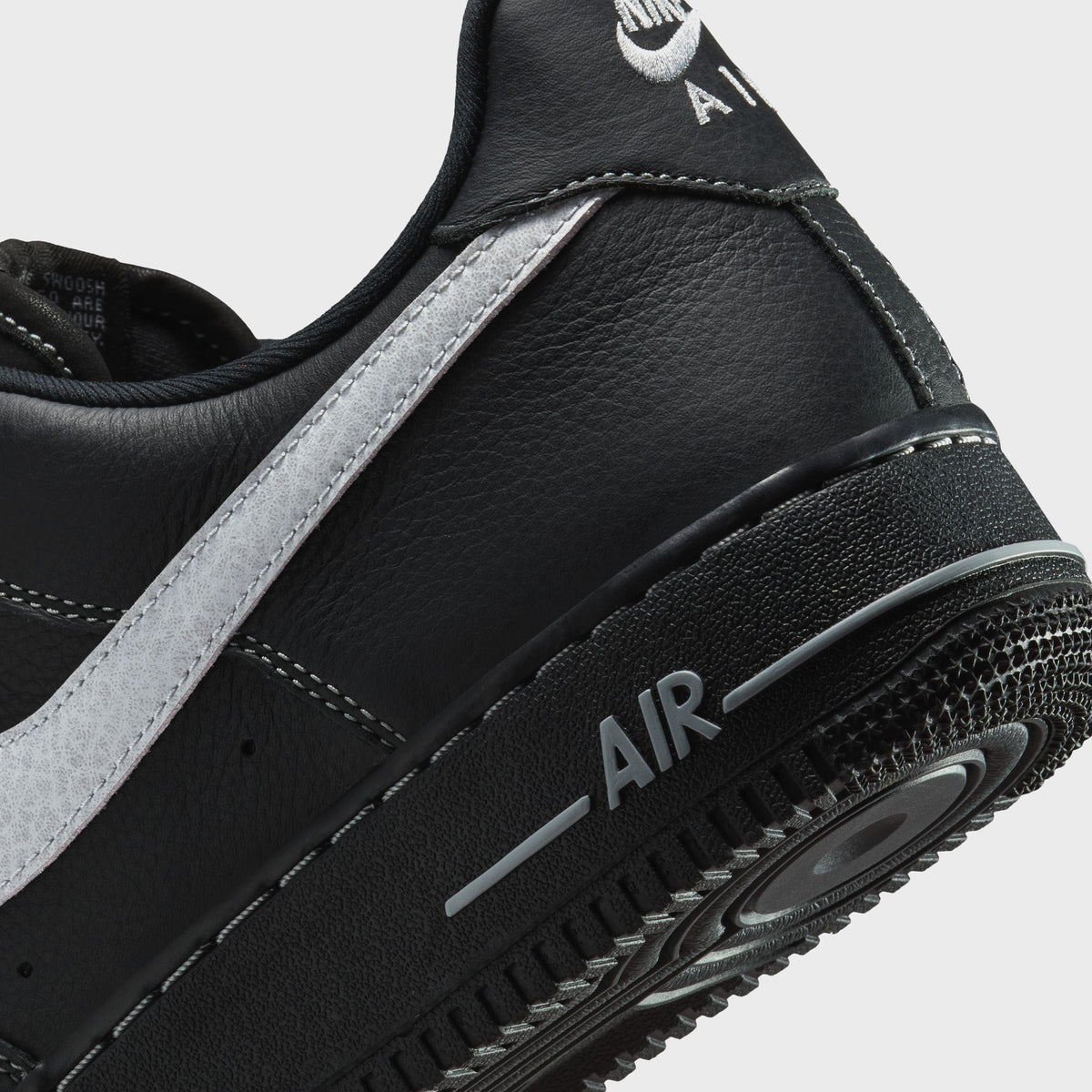 Nike Air Force 1 `07 Lv8 - Black / Wolf Grey