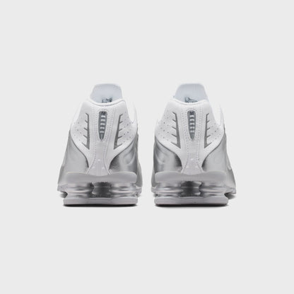 Nike Shox R4 SE - Metallic Silver / White / Off-White