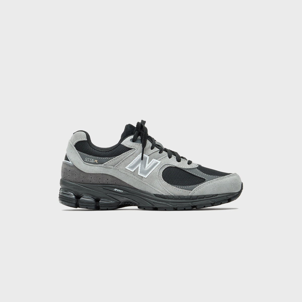 New Balance 2002R - Black / Silver Metallic