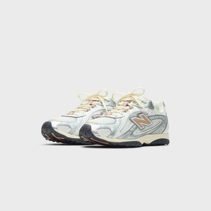 New Balance 204L - Silver Metallic / Flat Taupe