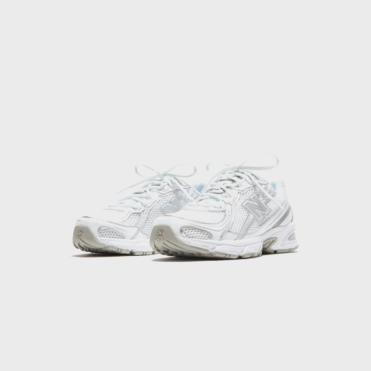 New Balance 740 - Silver / White