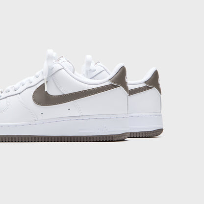 Nike Air Force 1 '07 - White / Cave Stone