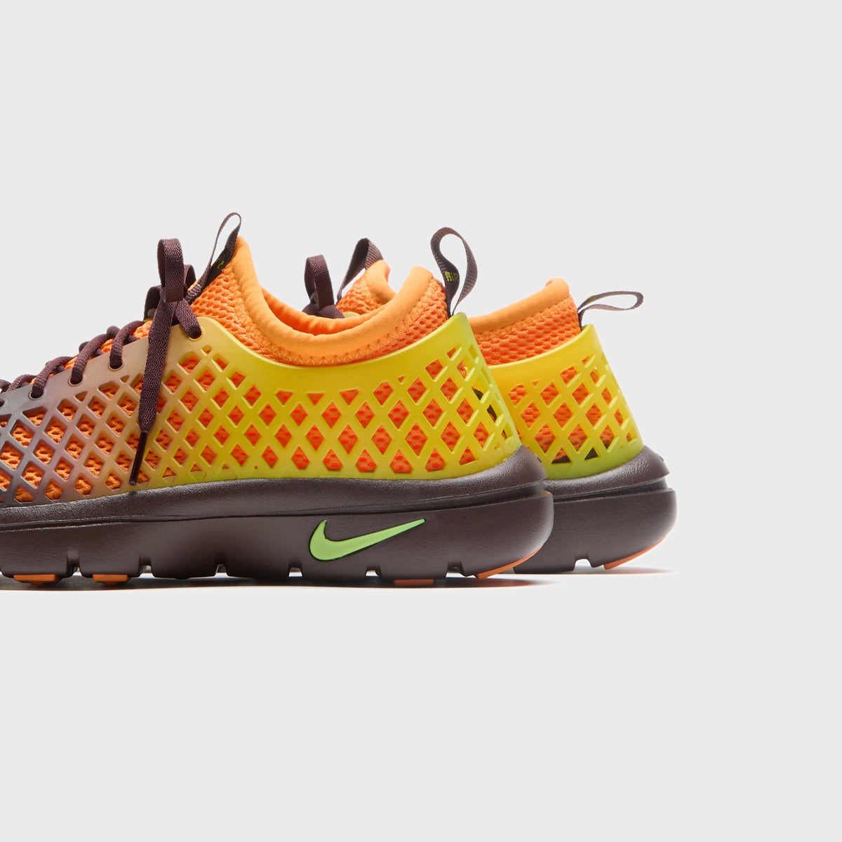 Nike WMNS Rejuven8 Run OG SE - Bright Cactus / Bright Ceramic