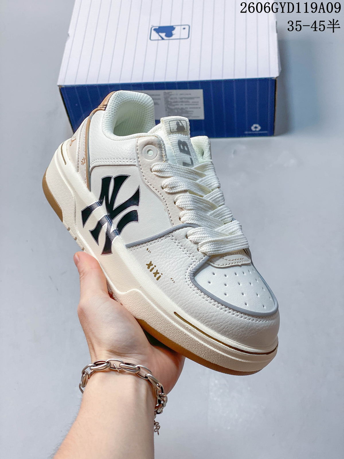 MLB Chunky Liner Low-Top Sneakers in White