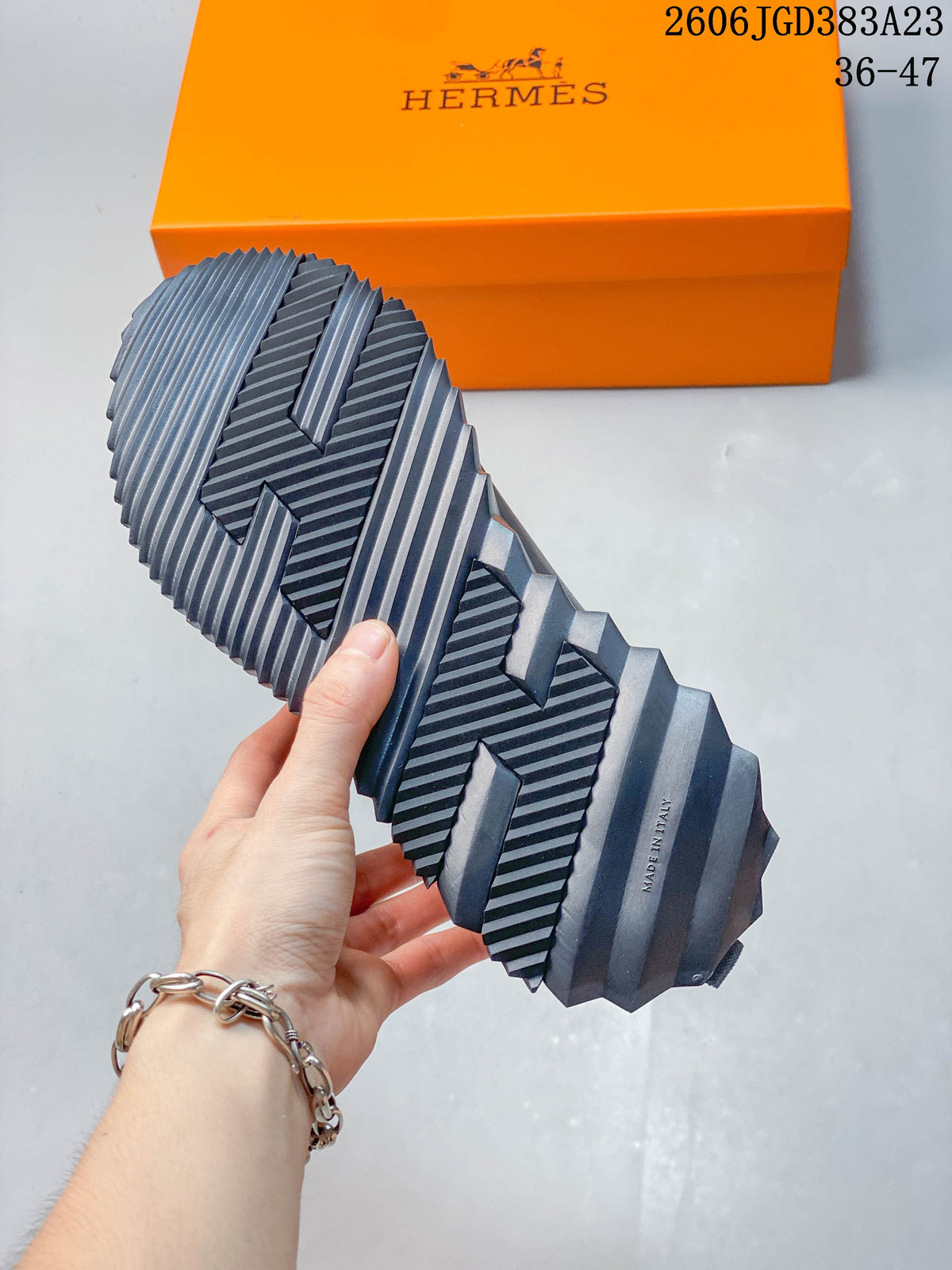 Hermès Low-Top Lace-Up Sneakers in Navy