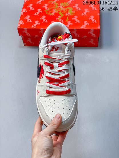 Nike SB Dunk Low Anniversary Horse Graphic Sneakers FC1688-257