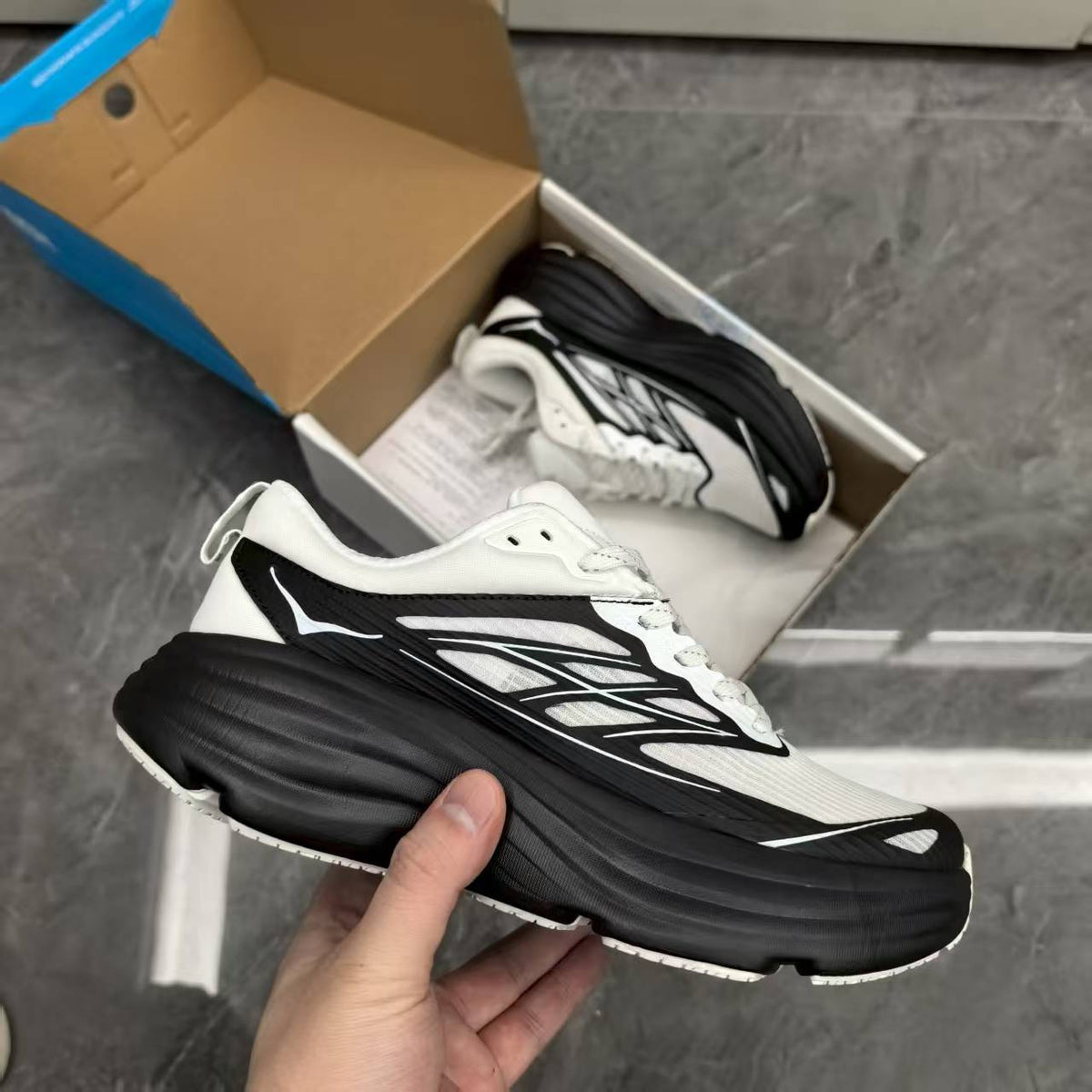 HOKA Bondi 8 Running Shoes