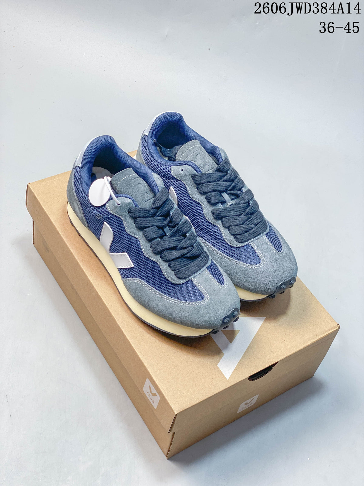 Veja Esplar Sneakers in Navy and Grey