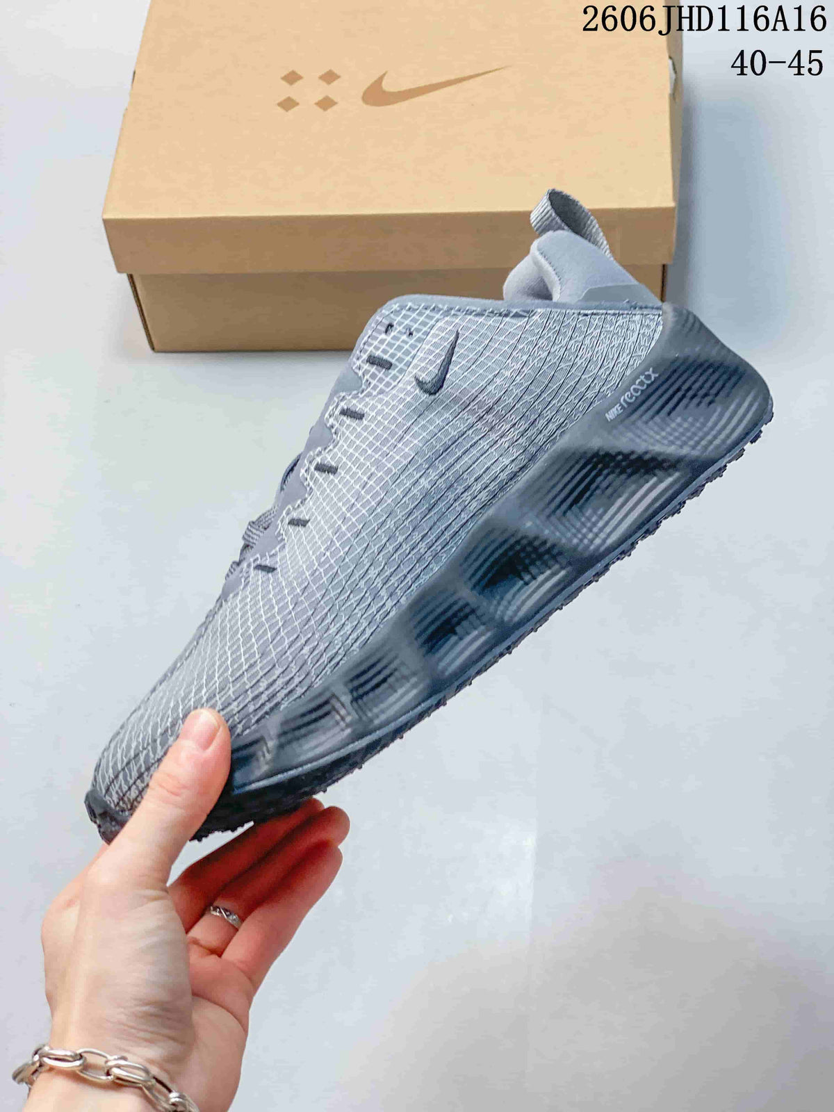 Nike Ava Rover Hs Running Shoes in Gray