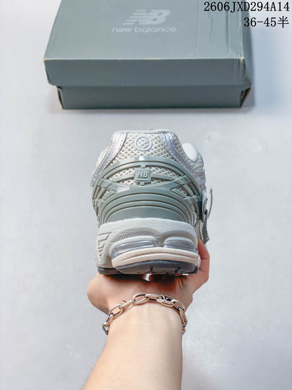 New Balance 1906 Sneakers in Silver Grey