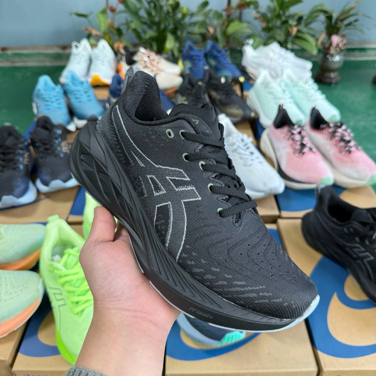 ASICS NOVABLAST 4 Graphite Black Running Shoes