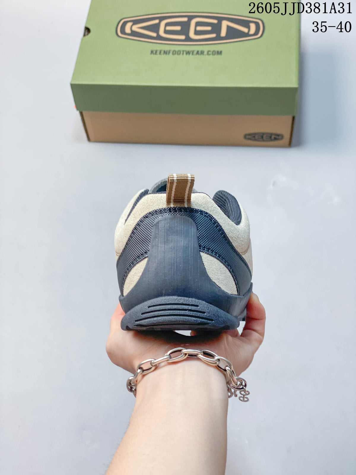 KEEN Jasper Low-Top Sneakers in Beige and Navy