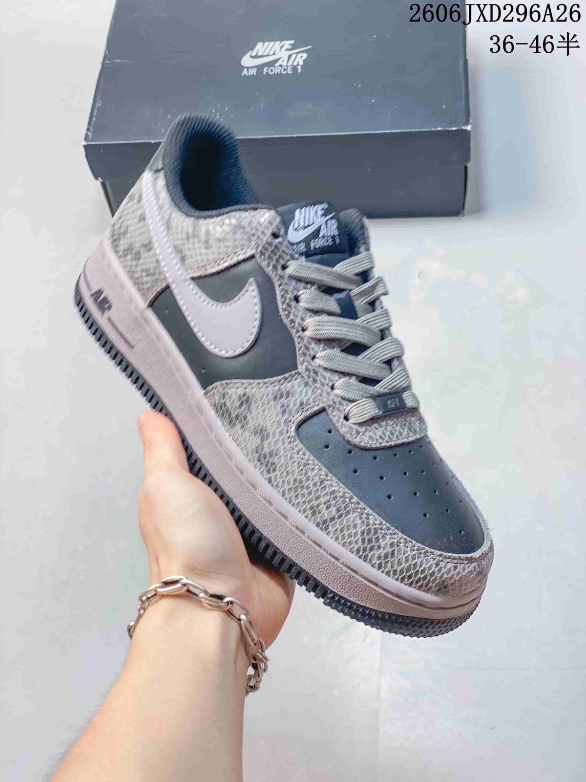 Nike Air Force 1 '07 Low Sneakers in Mixed Colors