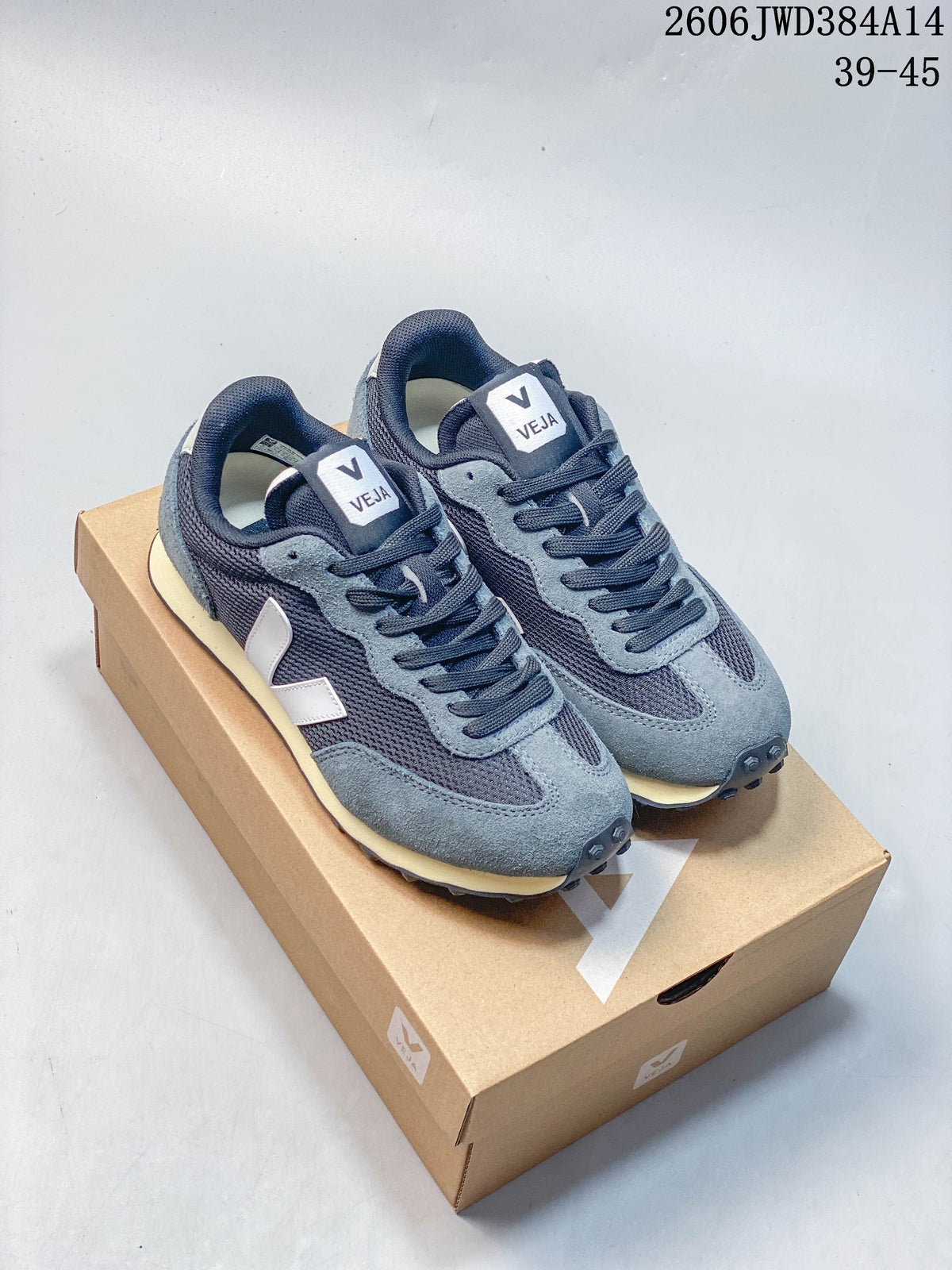 VEJA Esplar Retro-Style Sneakers in Navy and Grey