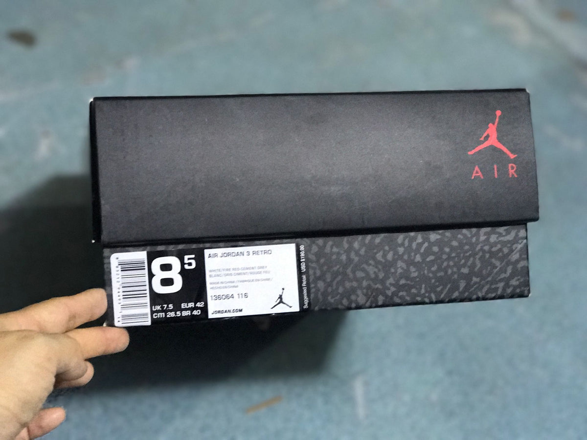 Jordan 3 Retro shoe box with a size label showing EU 42