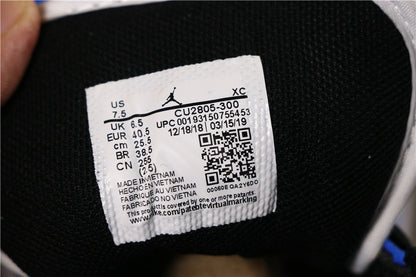 Interior size label showing US 7.5, UK 6.5, EUR 40.5, CM 25.5, style code CU2805-300 and Vietnam manufacturing text.