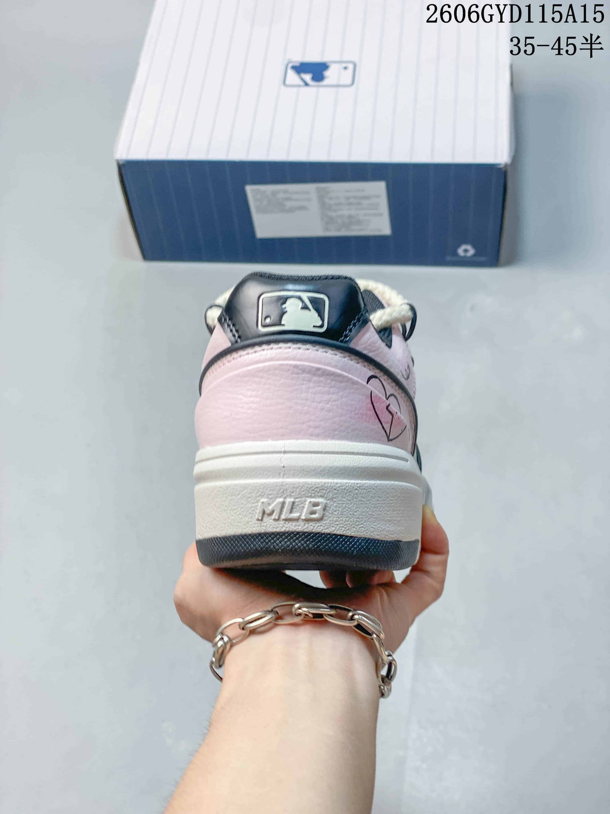 MLB Chunky Liner Low-Top Sneakers Pink and White 3ASXCA12N