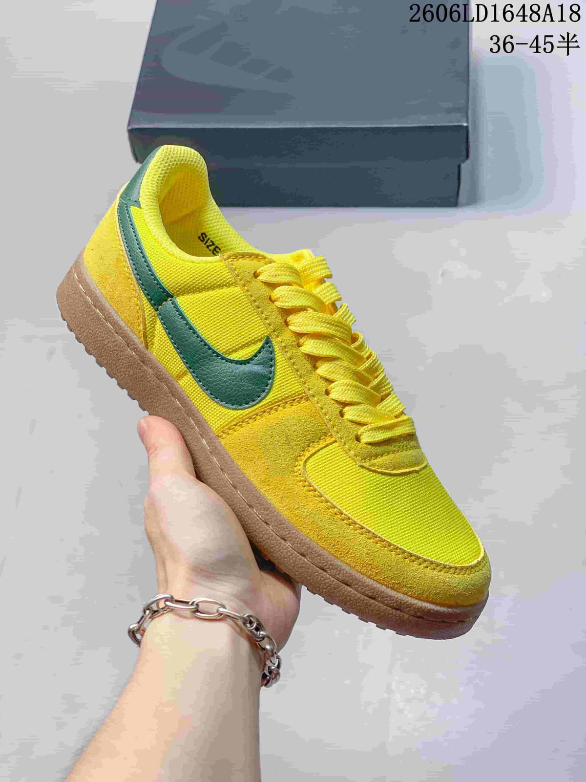 Nike Field General 82 SP Low-Top Sneakers