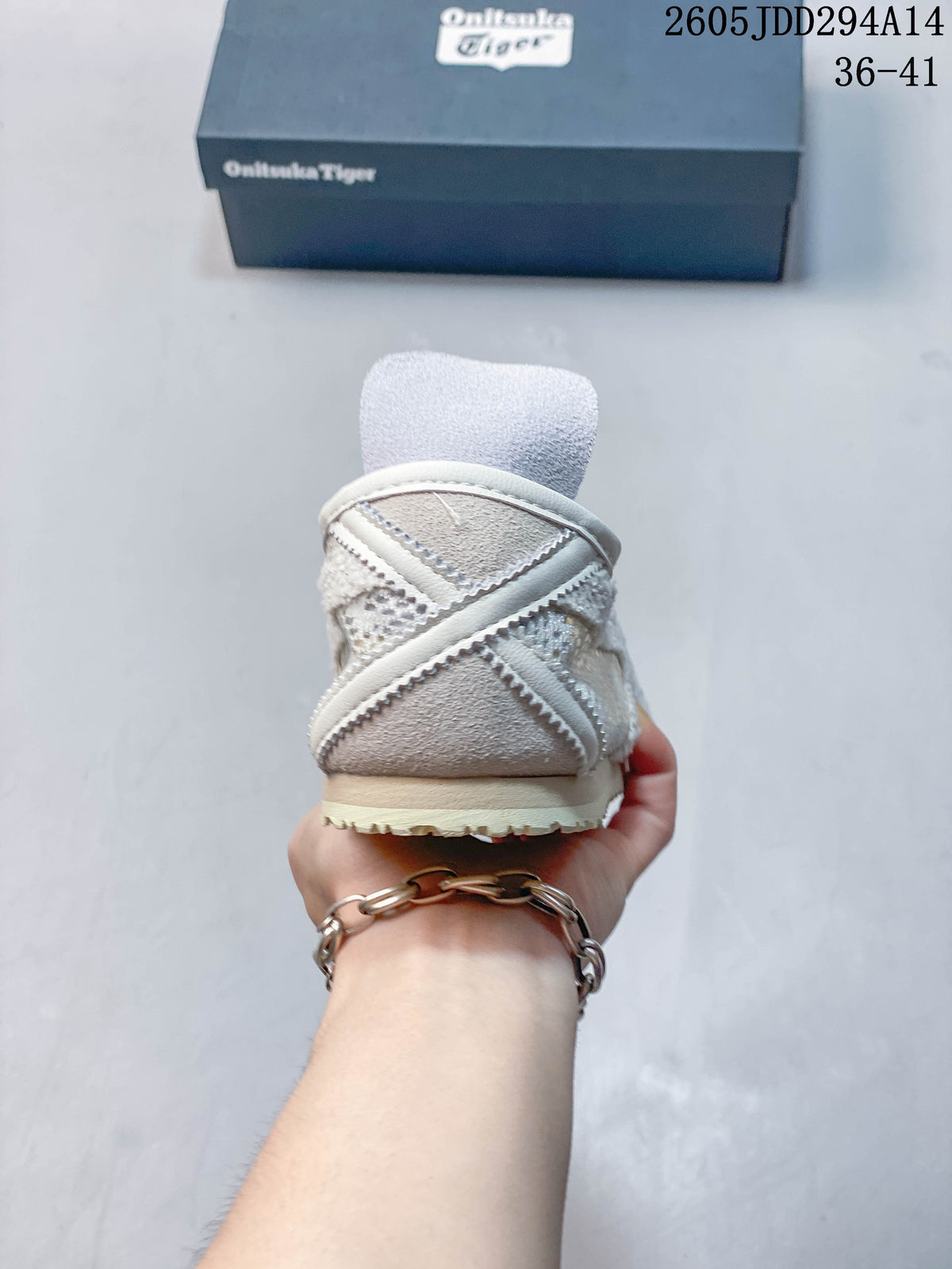 Onitsuka Tiger Mexico 66 Low-Top Sneakers in Cream