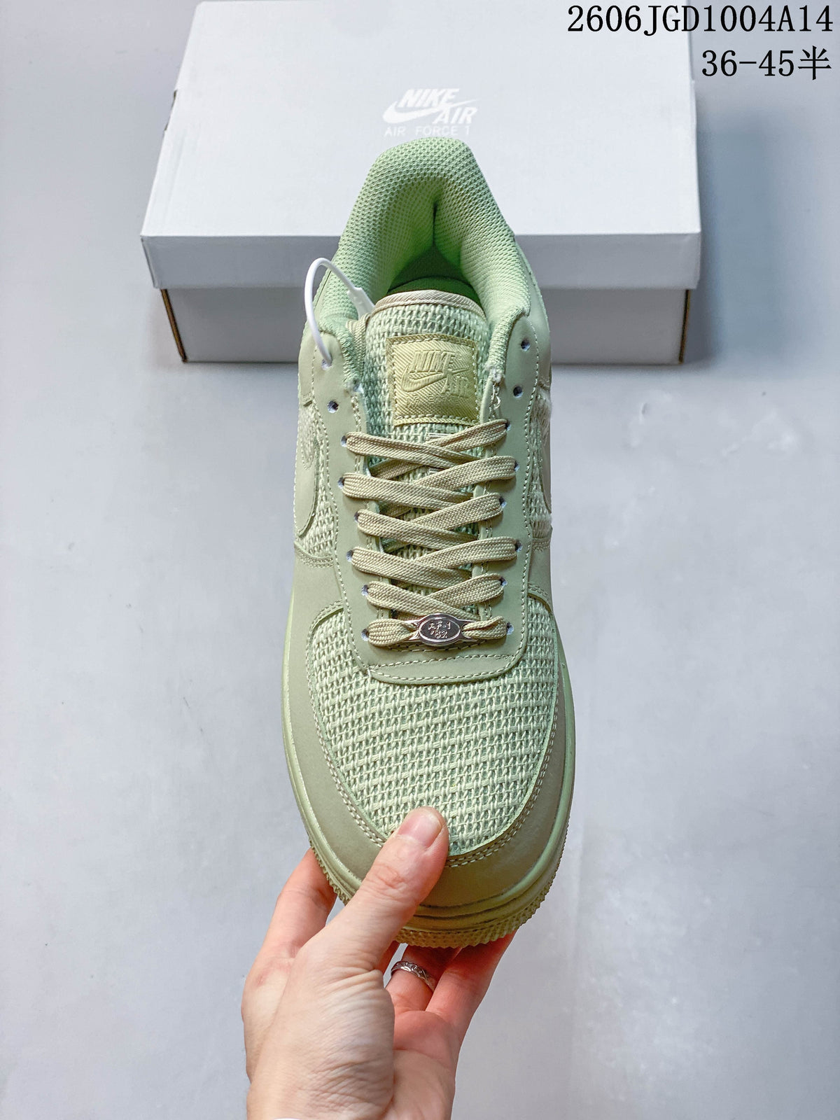 Nike Air Force 1 '07 Low Sneakers in Pale Green