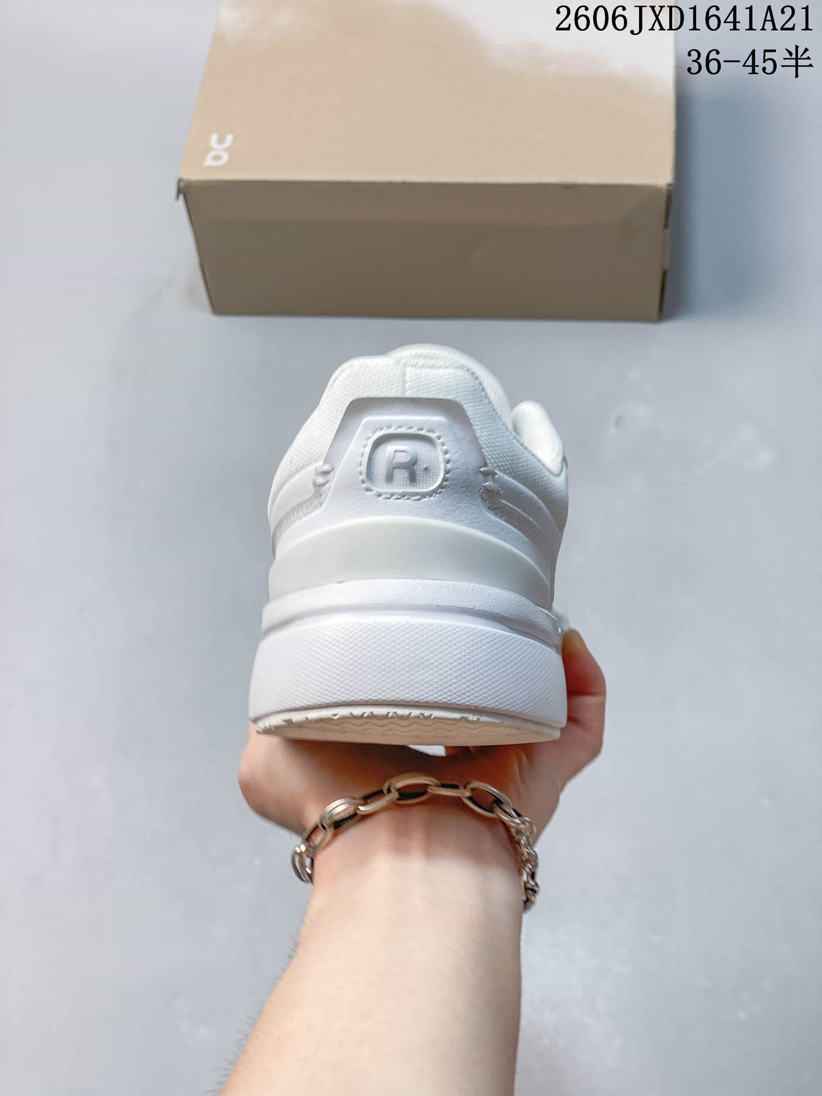 On The Roger White Low-Top Sneakers