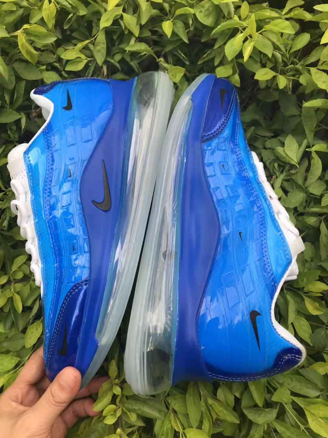 Nike Air Max 720 Blue and White Sneakers