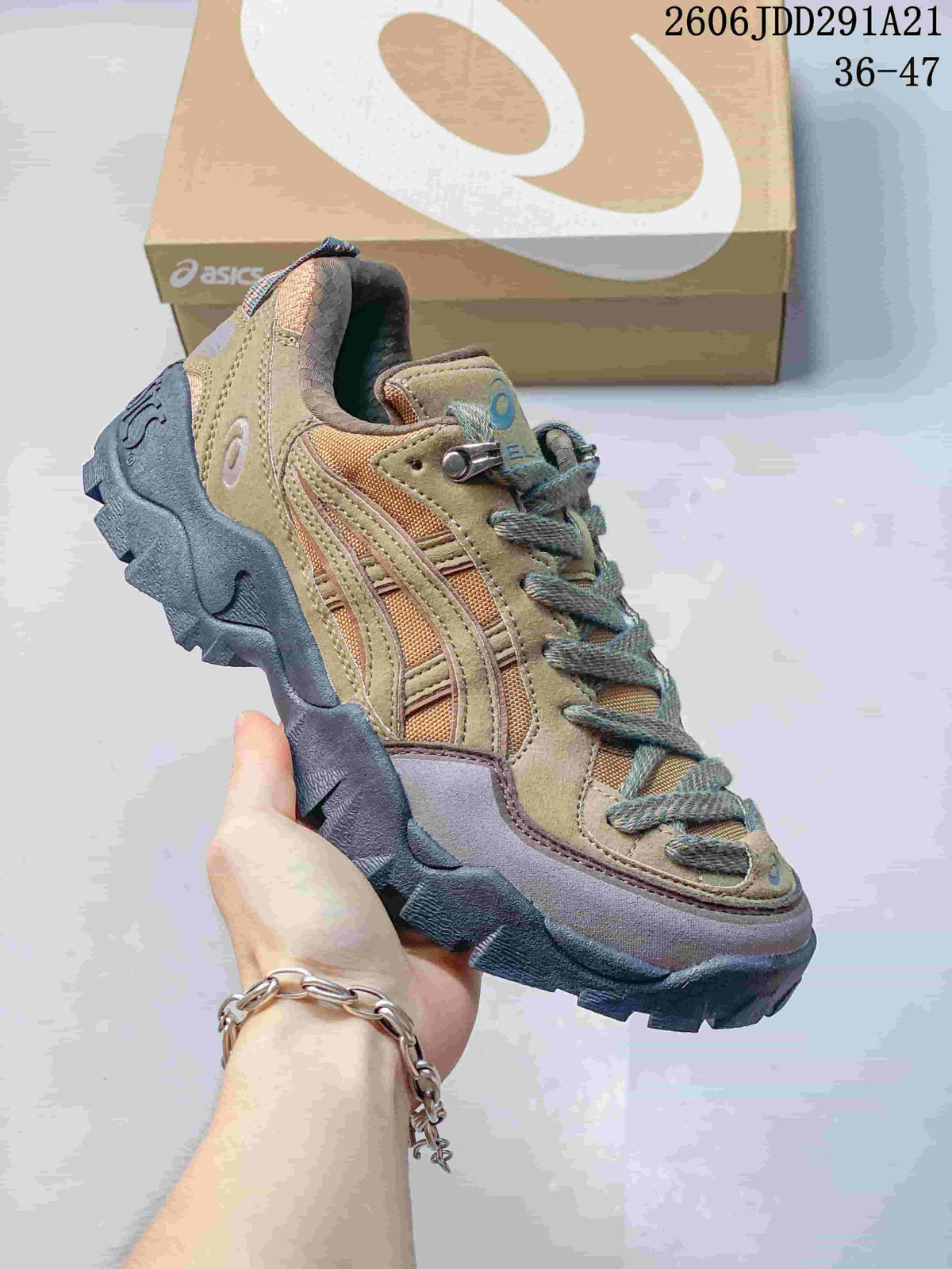 ASICS GEL-PICKAX Trail-Inspired Sneakers