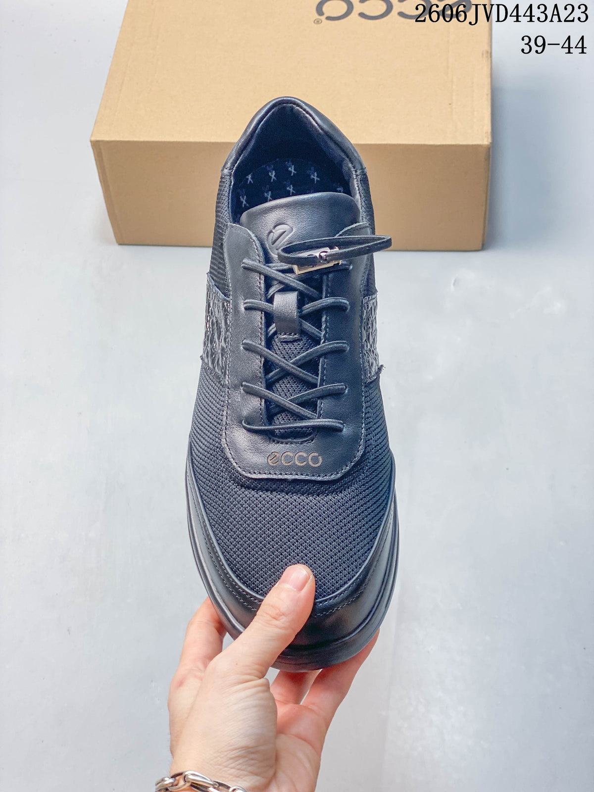 ECCO Men’s Navy Mesh Lace-Up Casual Sneakers