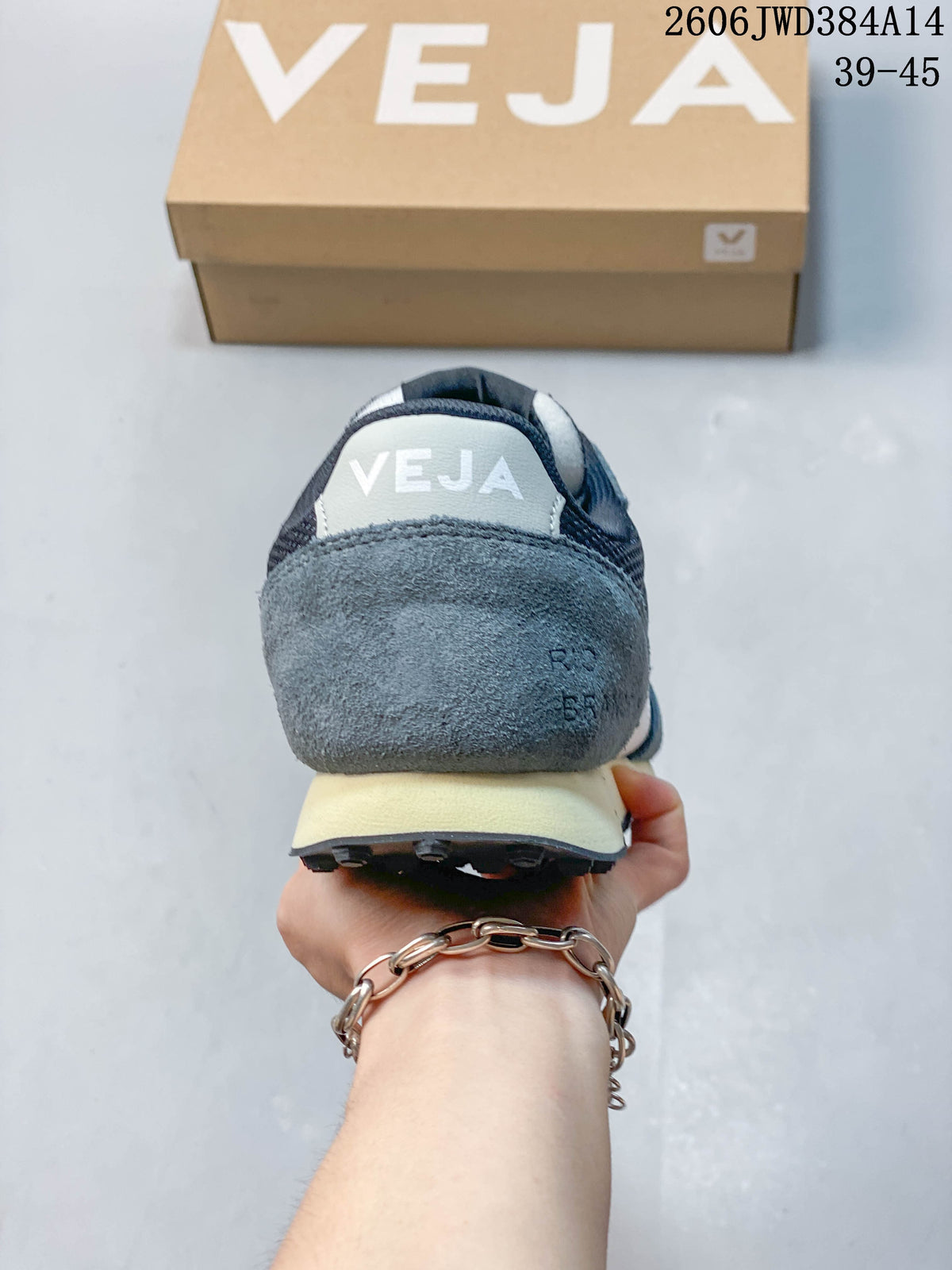 VEJA Esplar Retro-Style Sneakers in Navy and Grey