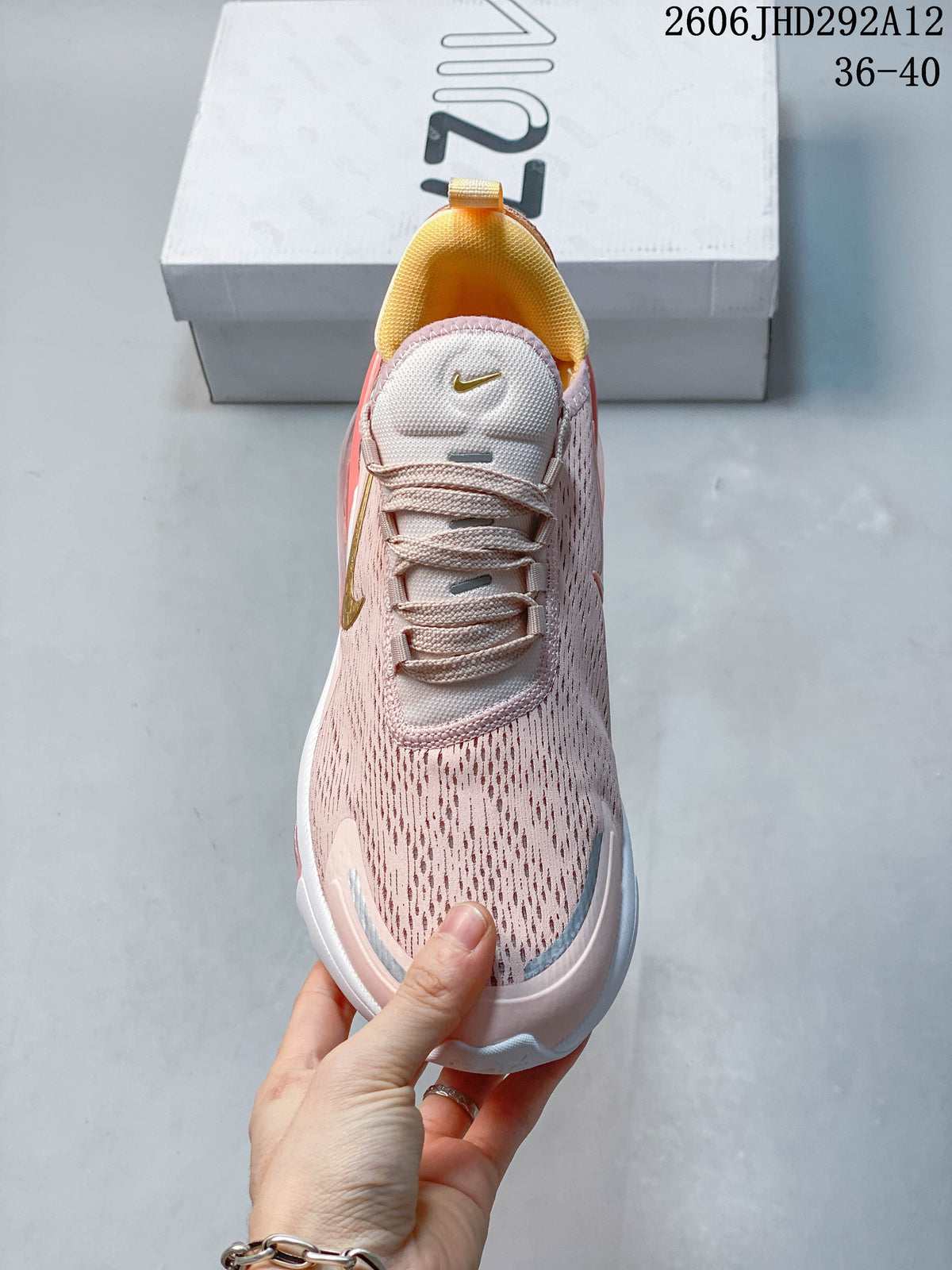 Nike Air Max 270 Running Shoes in Pink