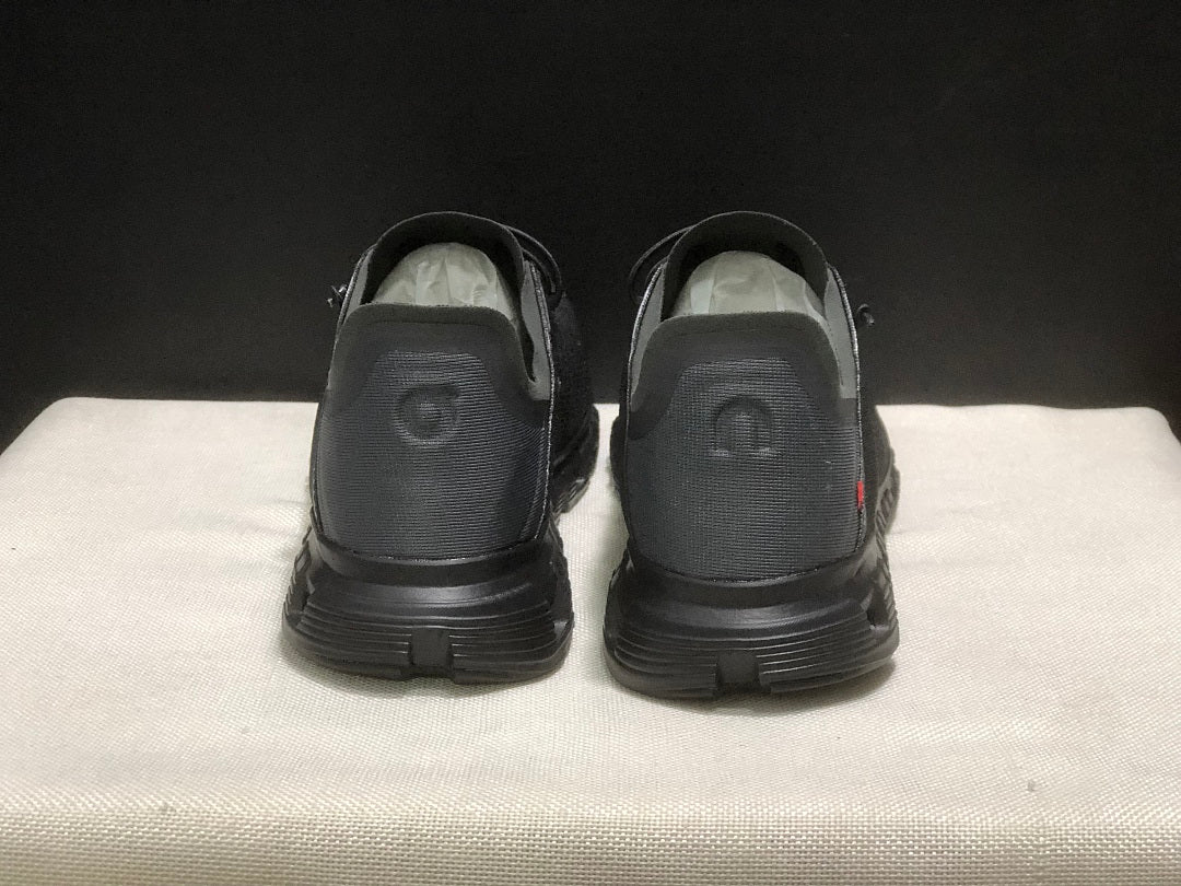 On Cloud 6 Coast Black Running Shoes
