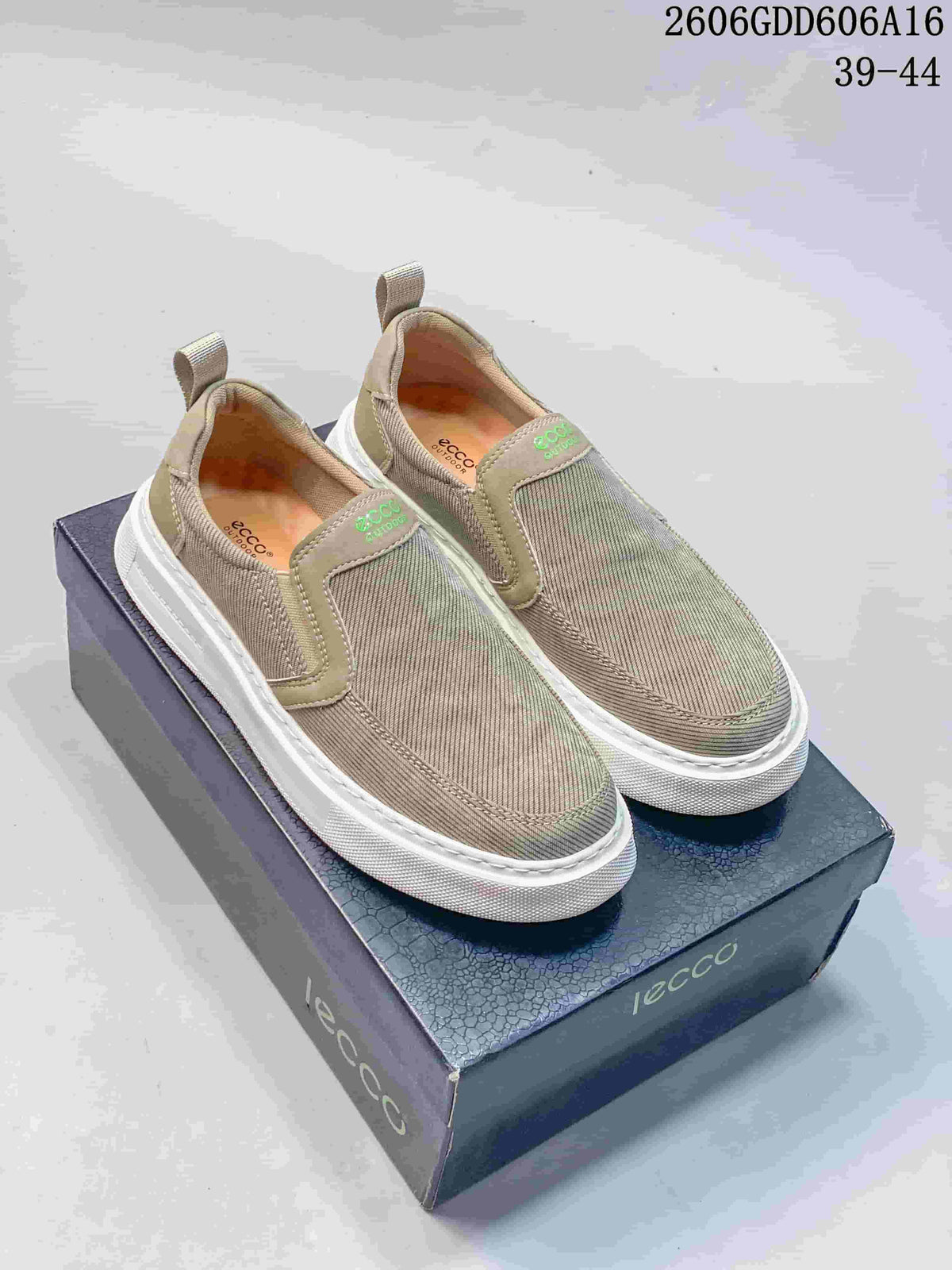 ECCO 621060 Slip-On Sneakers in Taupe
