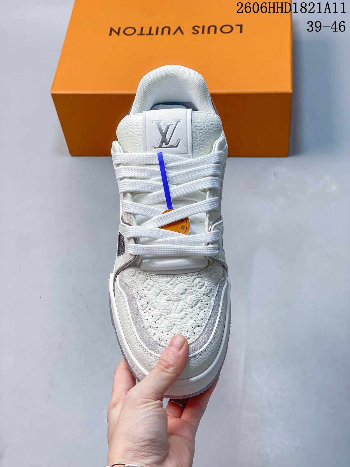 Louis Vuitton Trainer Low-Top Sneakers, White, 2606HHD1821A11