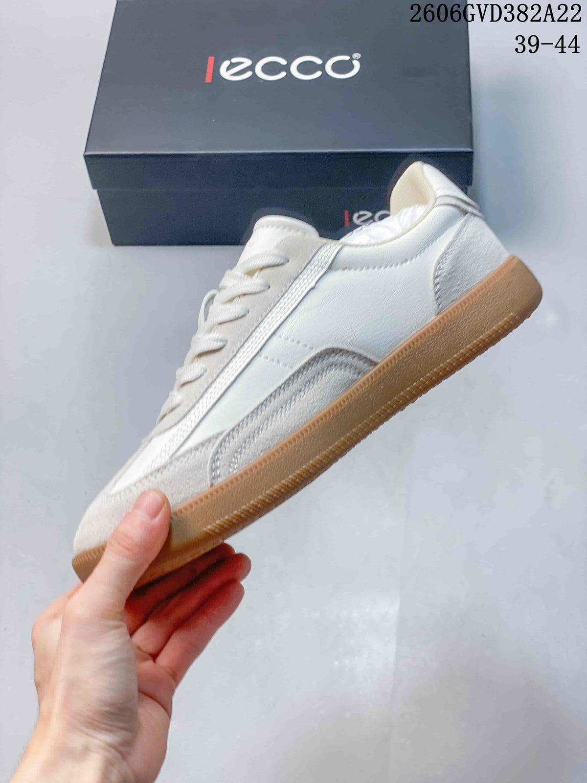 ECCO Men’s Casual Sneakers White Gum Sole 2606GVD382A22