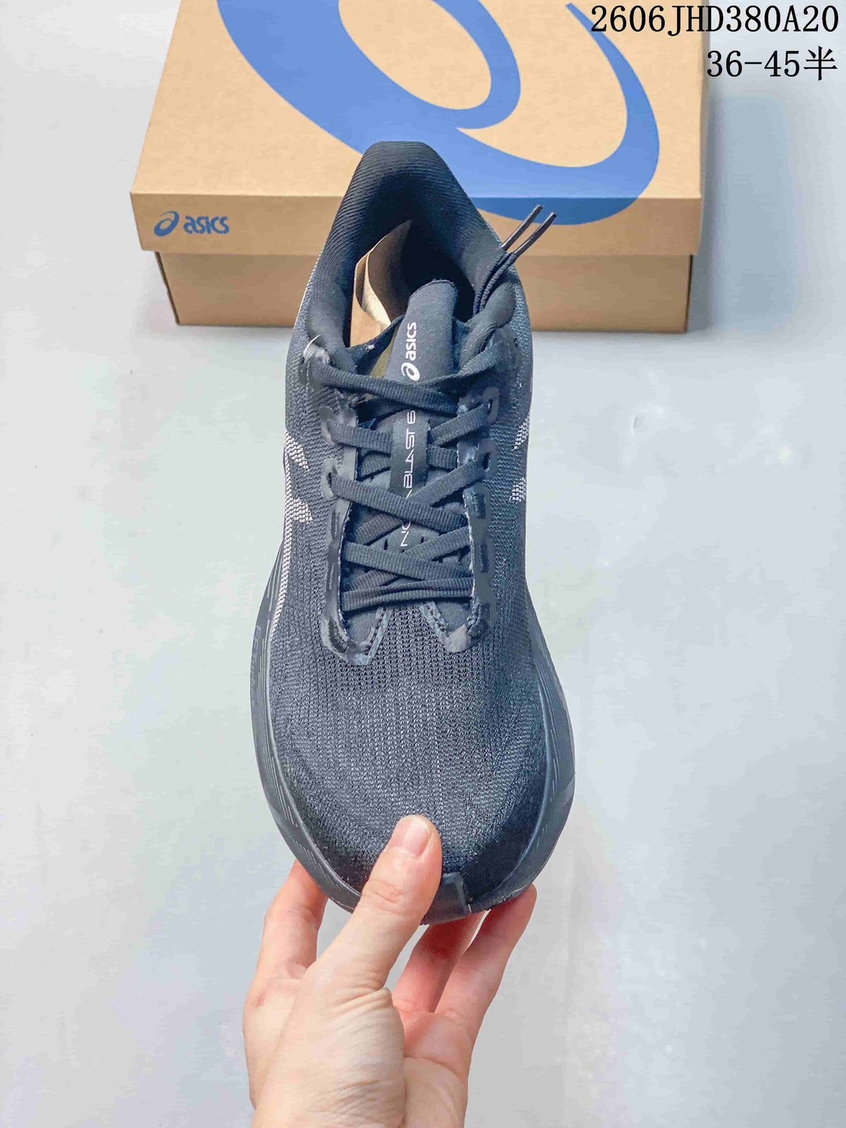 ASICS NOVABLAST 6 Running Shoes 1012C008-405