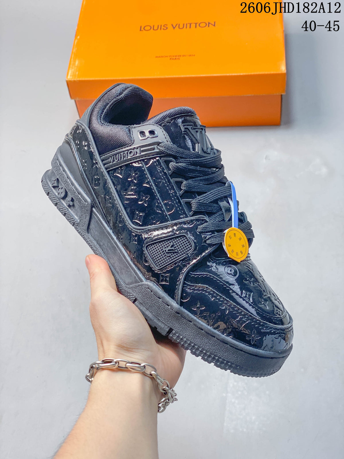 Louis Vuitton Trainer Low-Top Sneakers in Black or Beige