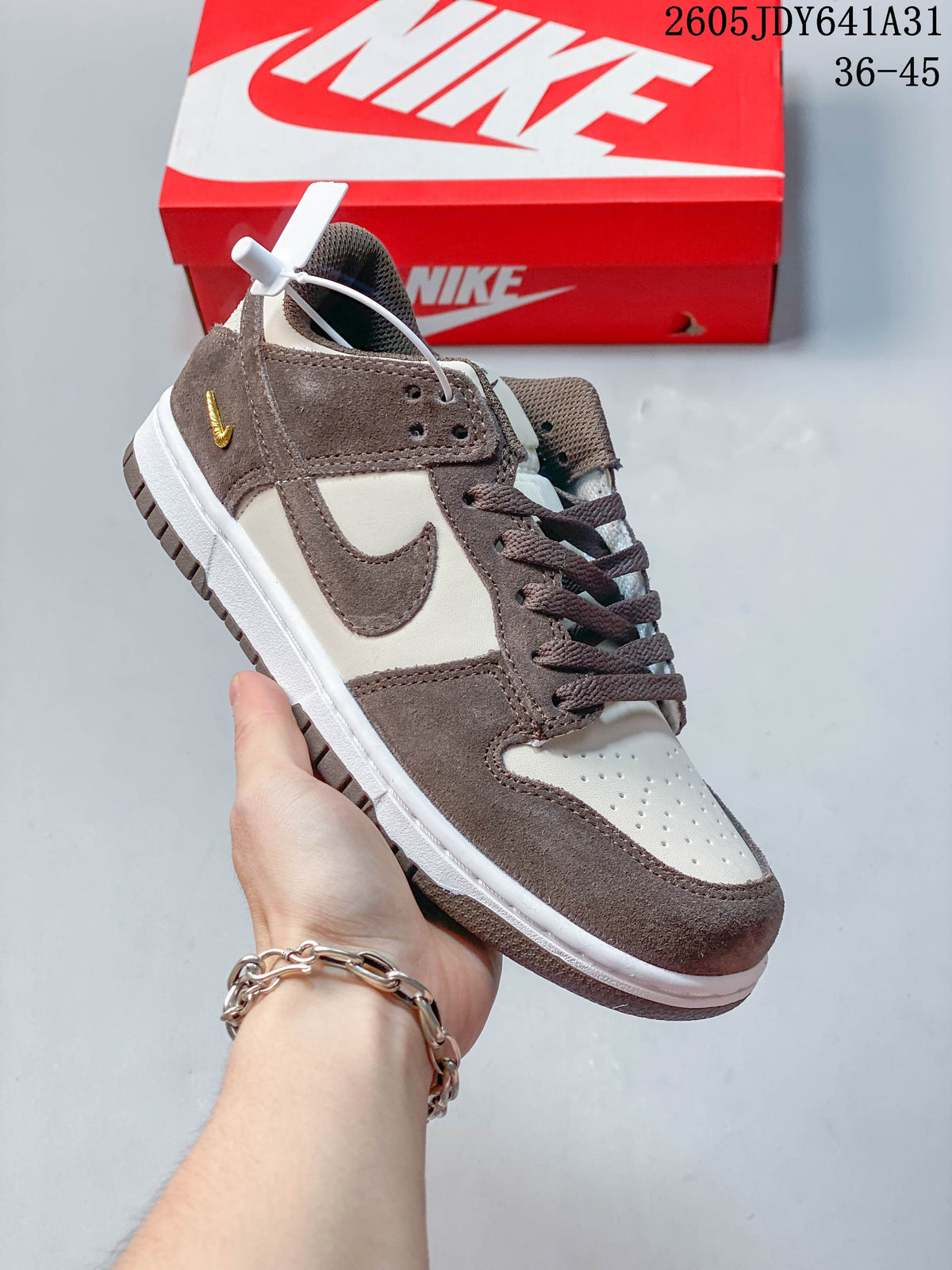 Nike SB Dunk Low Skateboarding Shoes IB4417