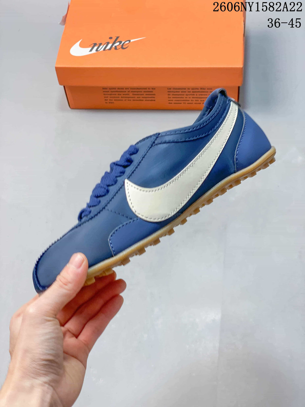 Nike Moon Shoe OG Summit Low-Top Sneakers IW0955-100