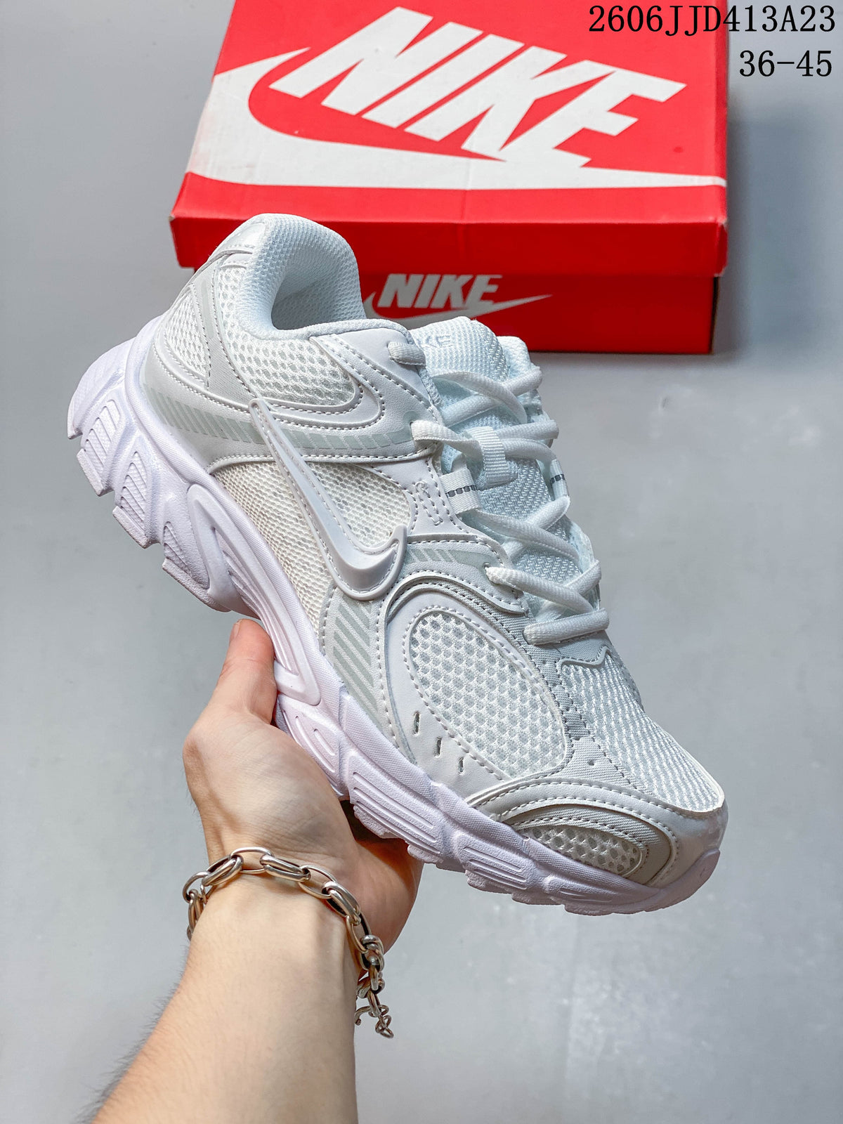 Nike Air Zoom Winflo 12 Running Sneakers