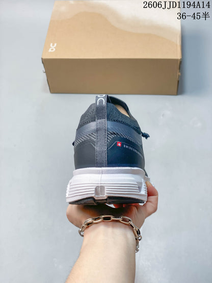 On Cloud 6 Versa Men's Running Shoes in Charcoal