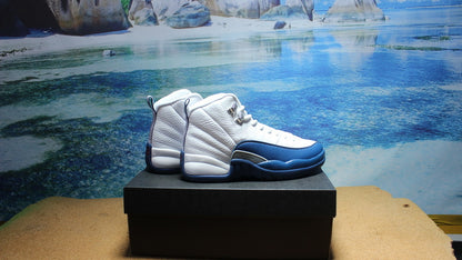 Side profile of the pair displayed against a blue background.