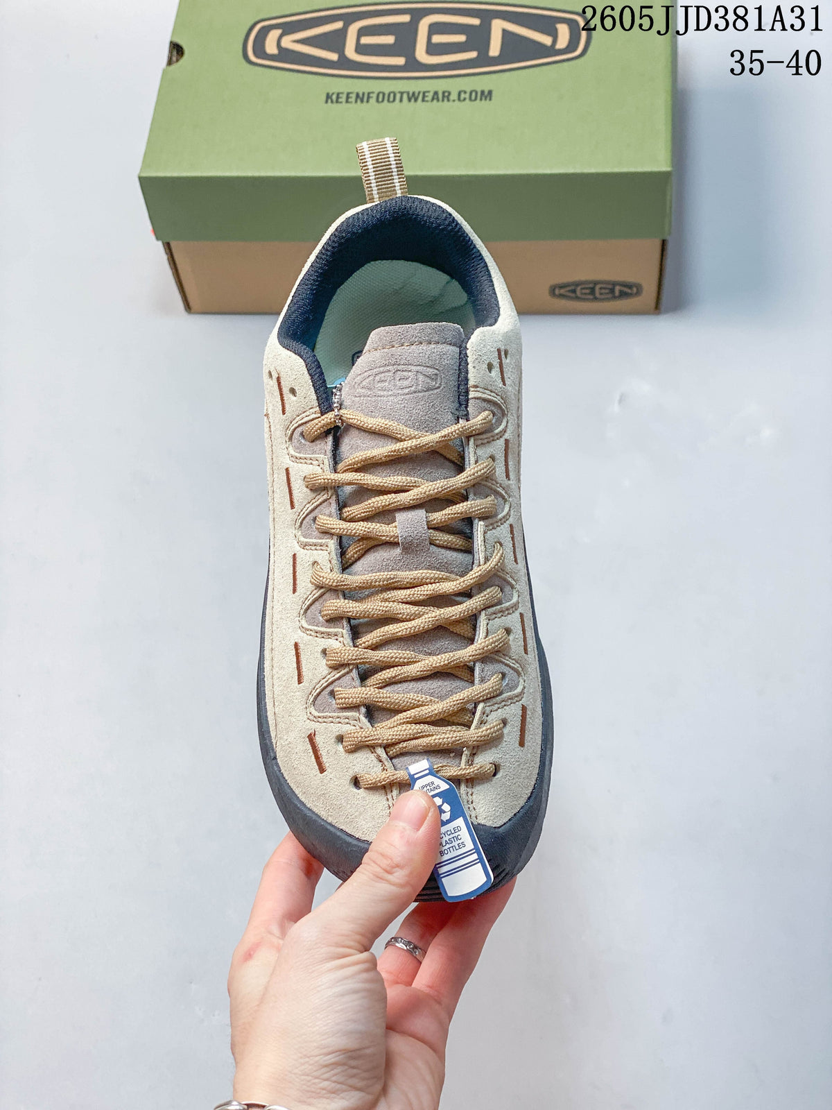 KEEN Jasper Low-Top Sneakers in Beige and Navy