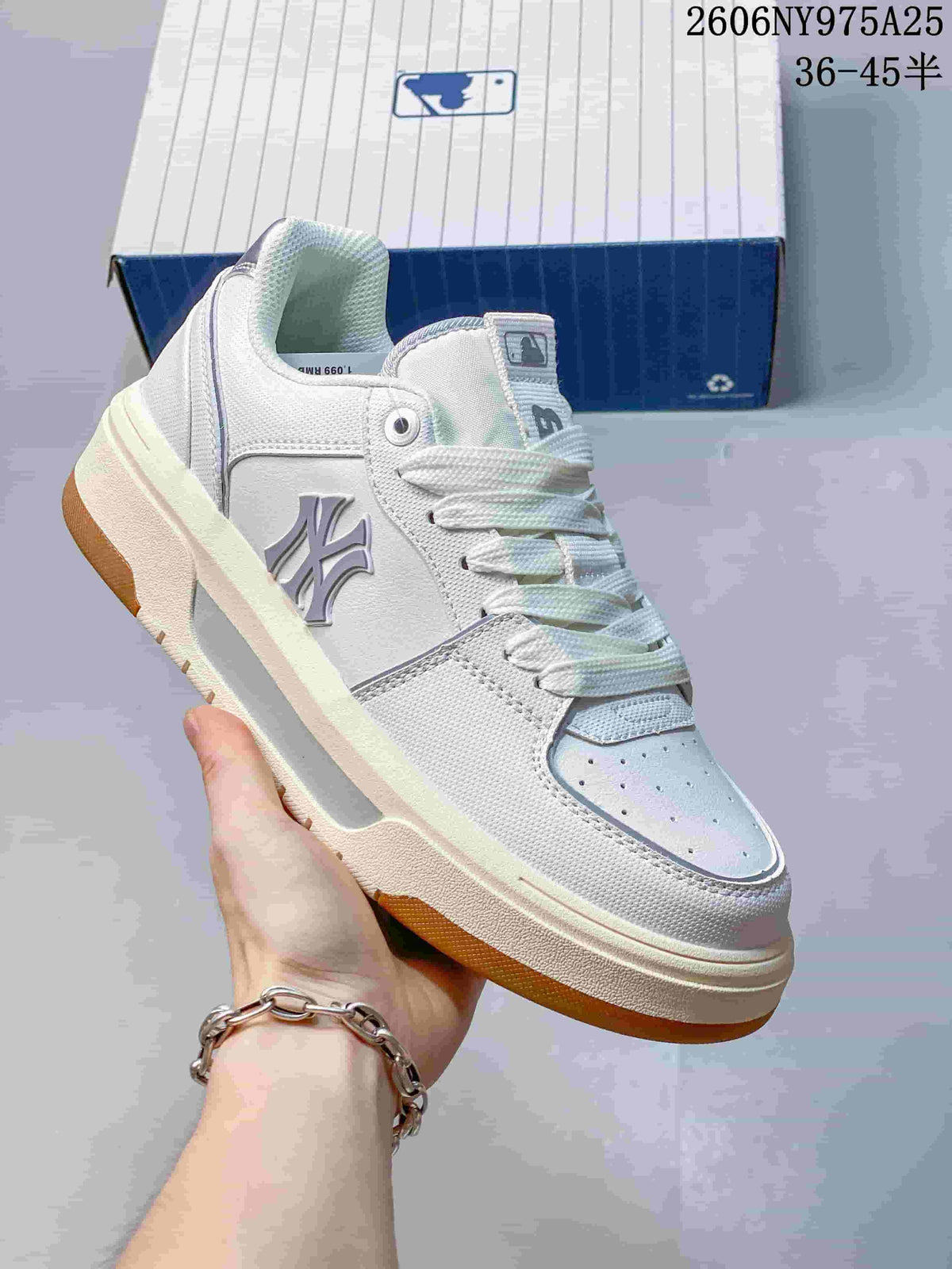 MLB Chunky Liner White Low-Top Sneakers 3ASXCA12N