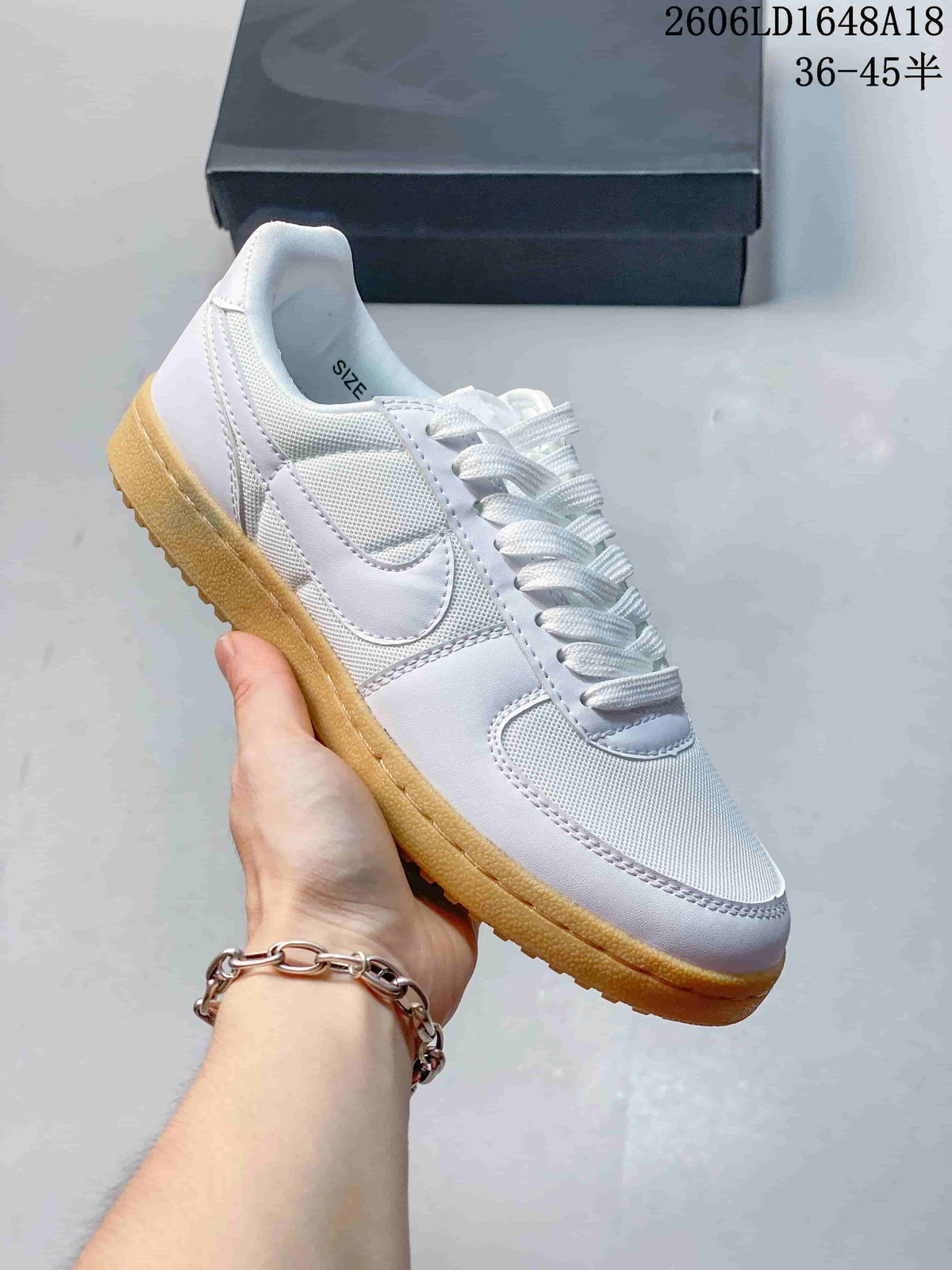 Nike Field General 82 SP Low-Top Sneakers