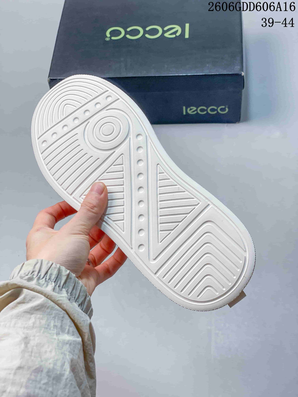 ECCO 621060 Slip-On Sneakers in Taupe