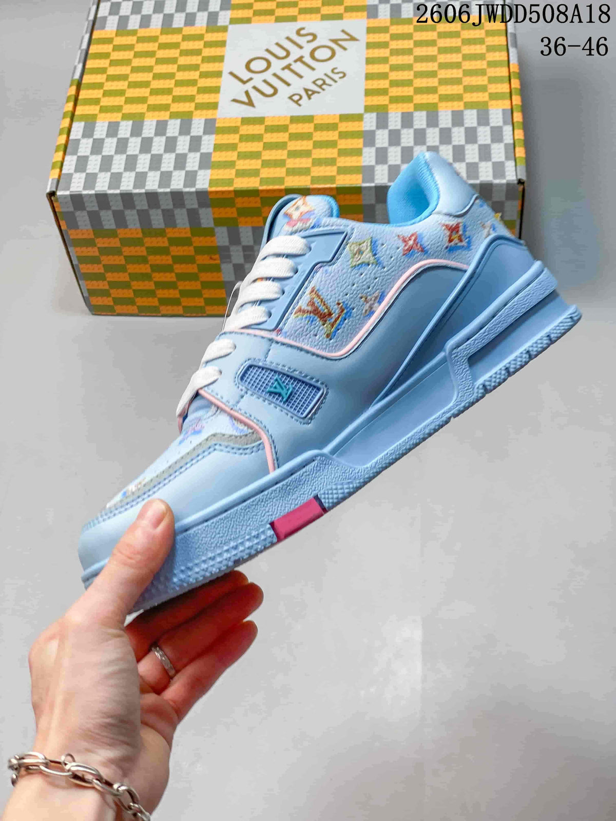 Louis Vuitton Trainer Low-Top Sneakers in Blue